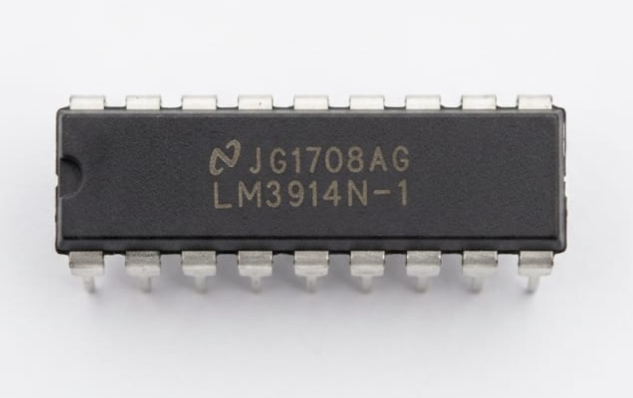 A108 National Semiconductor LM3914N-1 Dot/Bar Display Driver IC, 10-Segment LED Driver, 18-Pin DIP