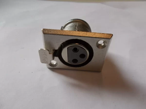 A404 XLR MOUNT FEMALE SOCKET